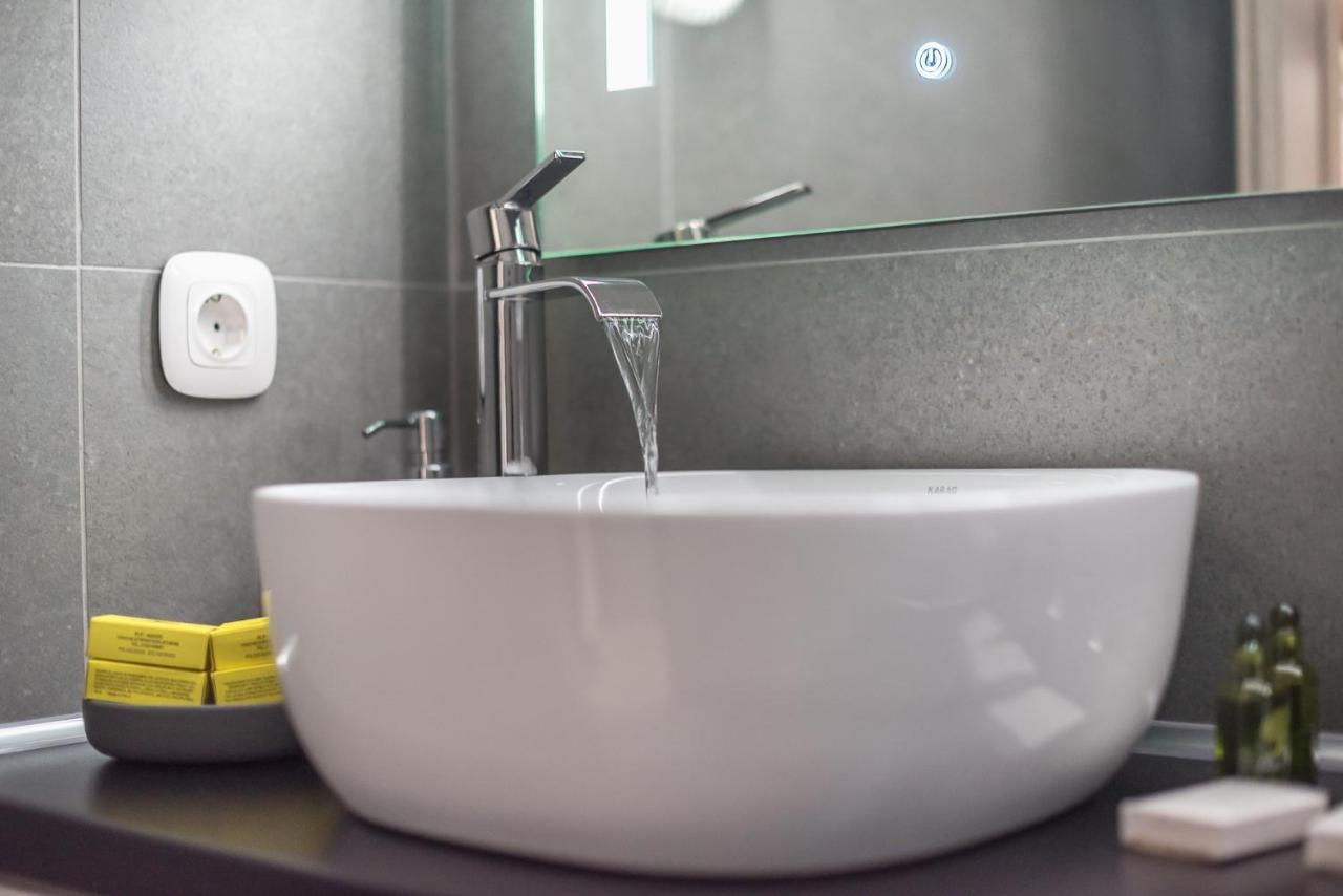 Iguana Gold Luxury Suites 2 雅典 外观 照片